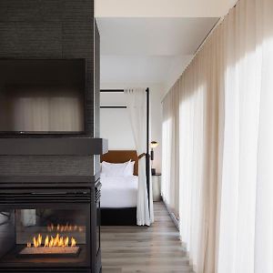 Suite executive